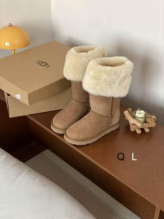 Picture of UGG Shoes _SKUUGGsz35-40LL103519738
